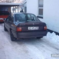 Opel vectra a (TOTAL SKADET)