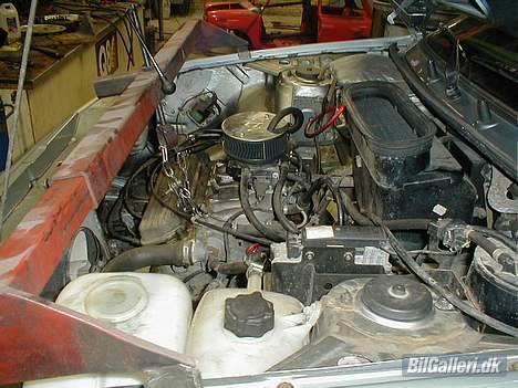 Skoda Favorit - Her er jeg i gang med at skifte gearkasse i skodaen. billede 6