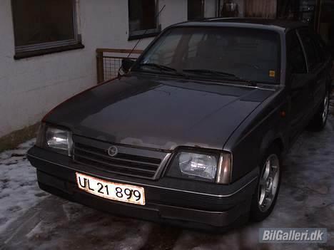 Opel ASCONA 2,0 i 8V. solgt. billede 4