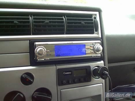 VW Caravelle *VMax* - Sony CDX-MP70 billede 17