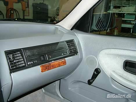 BMW 320i e36 (Solgt) - Den lille træ ting SKAL AF... Det ser ud af helvede til... billede 7