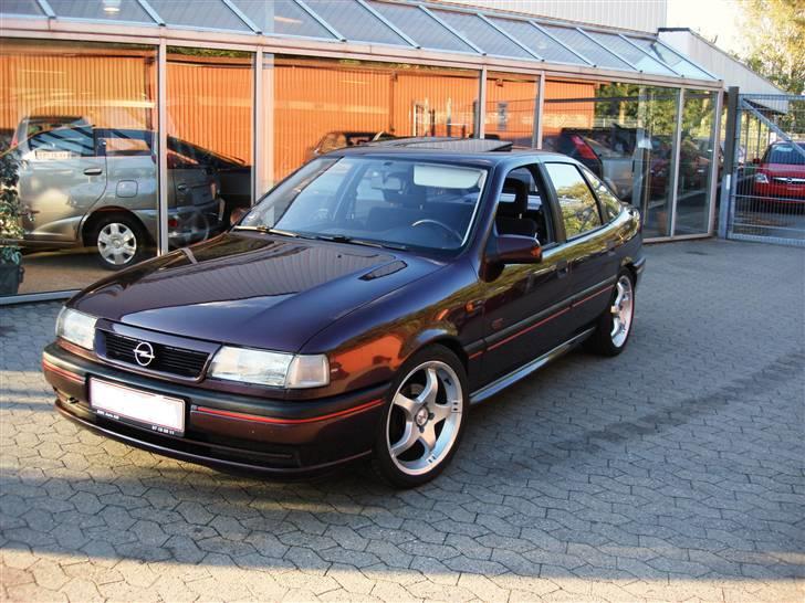 Opel     Vectra 2.0 16V GT billede 1
