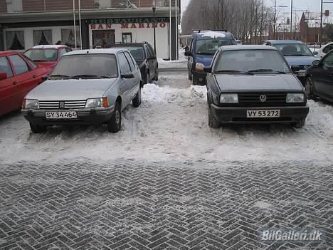Peugeot 205 [SOLGT] - begge mine biler =) golfen er til salg! nysynet eller ikke nysynet :D billede 12