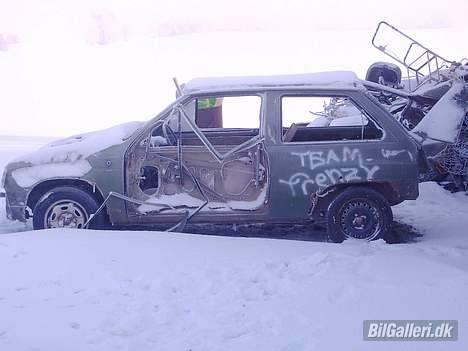 Toyota corolla 1,3 skrottet - min gamle markracer som vi sprang i luften ved nytår.. hehe billede 9