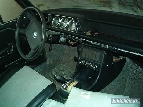 BMW 2002 Automatic --SOLGT-- - kedelig kabine men sort læder sæder vil hjælpe. billede 4