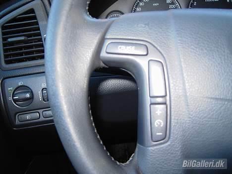 Volvo V70 2,4 TURBO - Fartpilot i rattet. billede 13