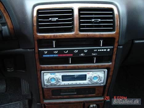 Suzuki Swift GSi Spec. (Solgt) - Det fine træ look, samt min Mp3 X-Sound radio... billede 12