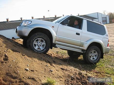 Toyota Landcruiser GX 90 SOLGT! - Op af bakke med old man emu :) billede 1