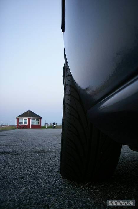 Ford Escort Solgt - Bagdæk, Fin hældning  efter der kom Wheel Spacer på.. ;P billede 12