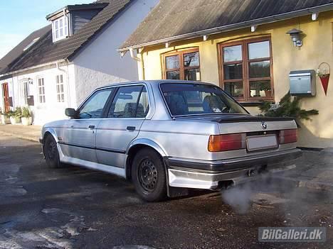 BMW E30 --- SOLGT! billede 3