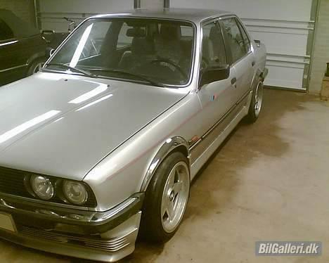 BMW E30 --- SOLGT! billede 6