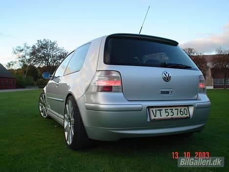 VW Golf IV - Sjovt nok var politiet ikke enige om at det var sejt at hjulene kom lidt længere ud.. Hm kørselsforbud i 3 storbyer på 1 mdr..  billede 12