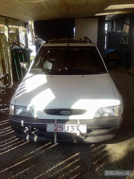 Ford Escort St.car Projekt - Den har sku været pengene og tiden vær, har kørt upåklageligt siden den fik plader på :-)  og står stadig kun i 4200 kr. alt ialt  :-) billede 1