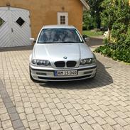 BMW 323I