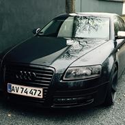 Audi A6 2.4 V6