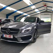 Mercedes Benz CLA 220 CDI AMG LINE