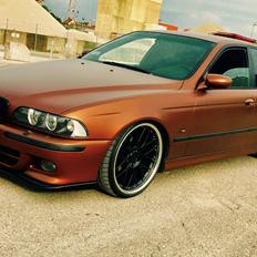 BMW E39 540i