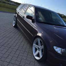 BMW 320i 2.2 (solgt)