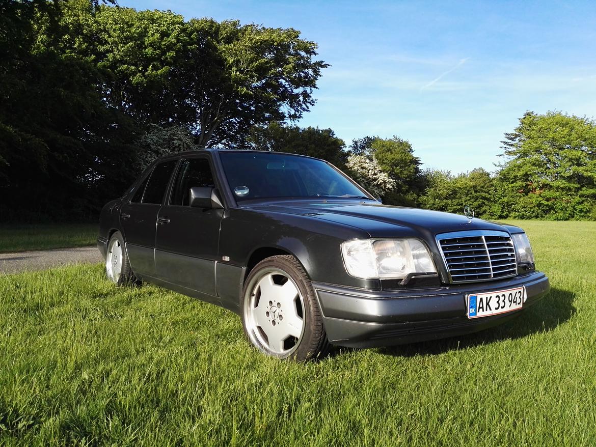 Mercedes Benz 300E solgt billede 1