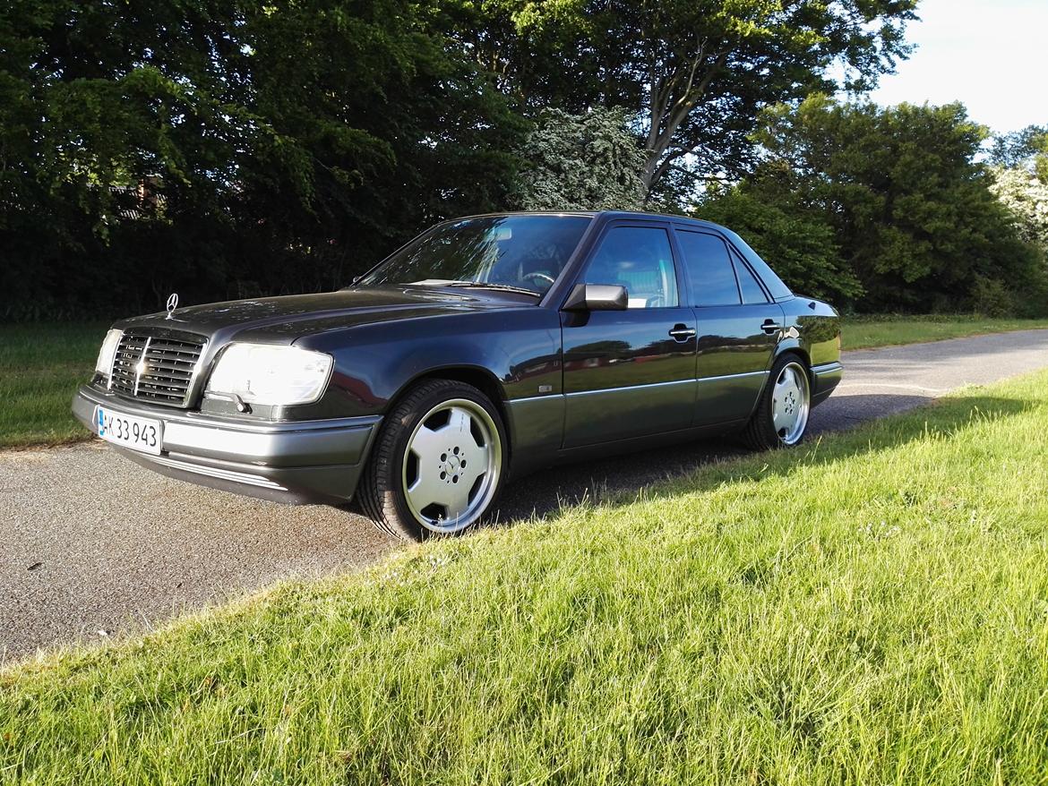 Mercedes Benz 300E solgt billede 2