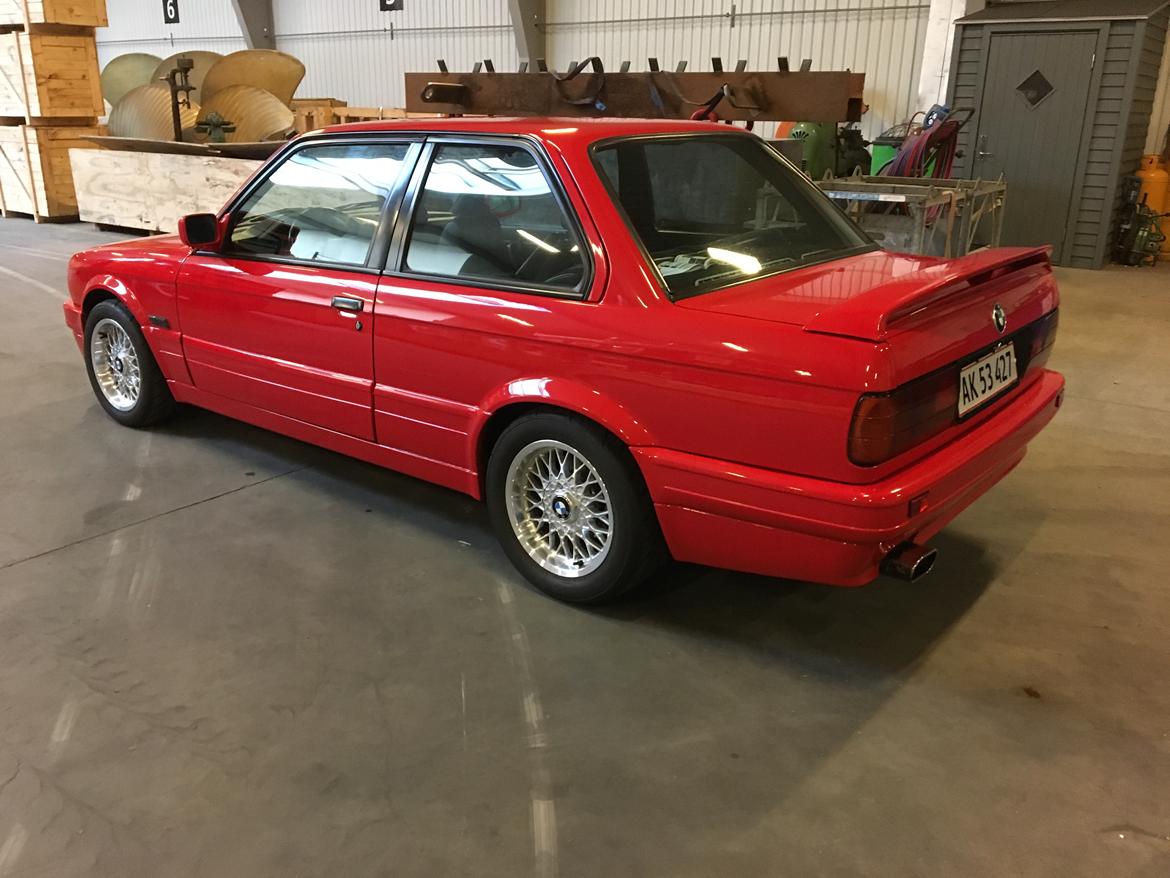 BMW E30 320i billede 4