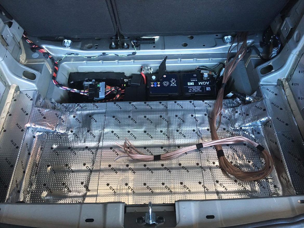 Opel Astra K - Lydisolering af bagagerummet og bagsmækken billede 14