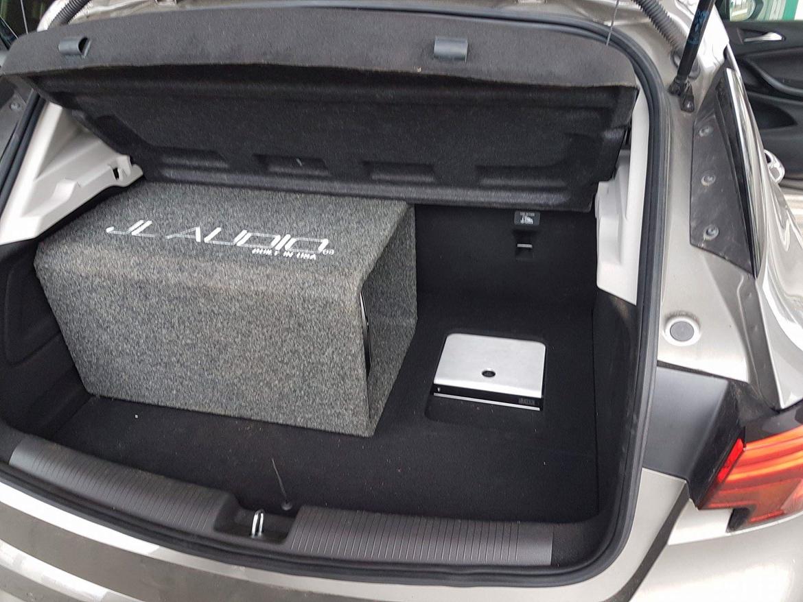 Opel Astra K - Færdigt bagagerum billede 16
