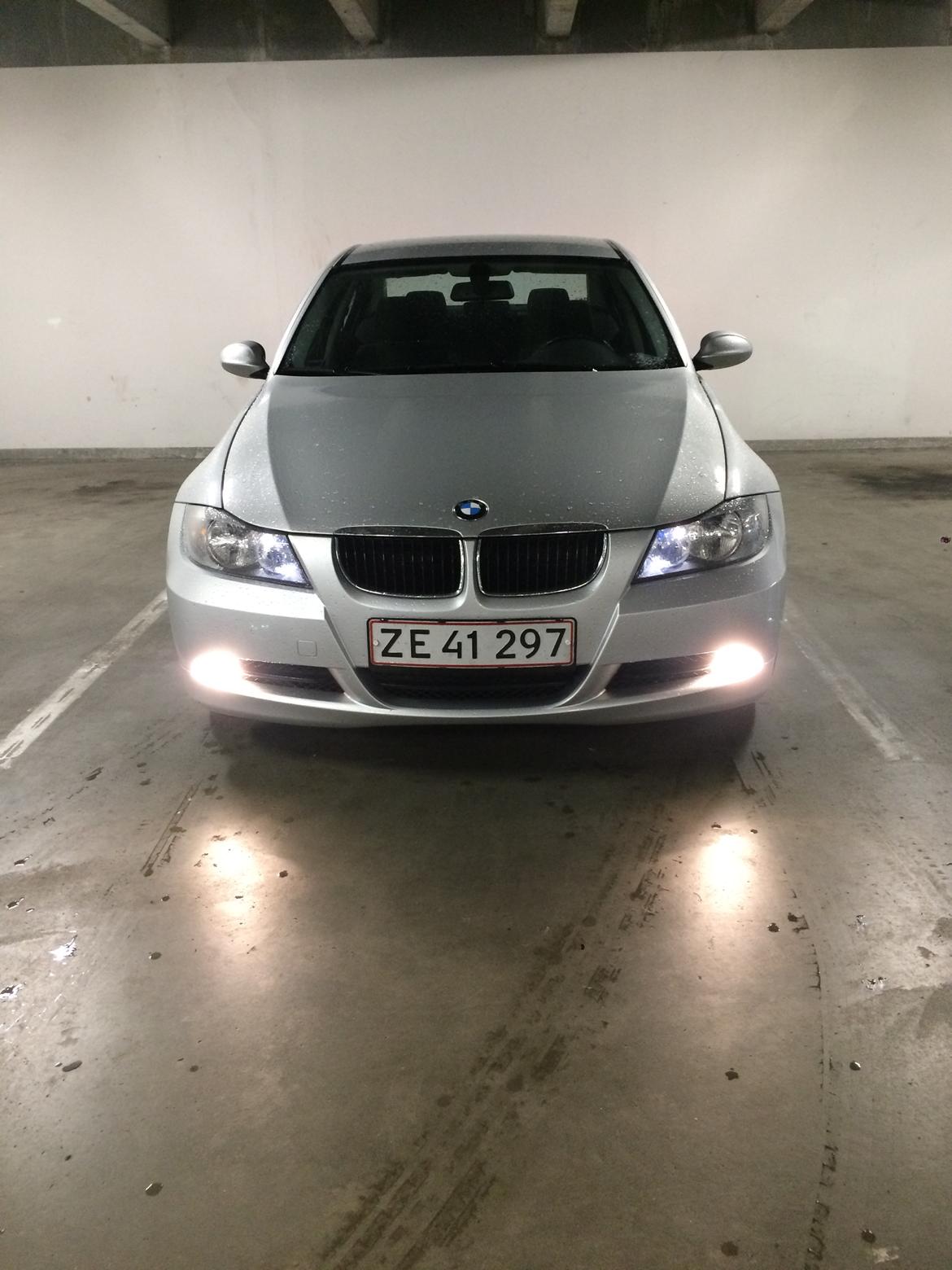 BMW E90 billede 1
