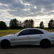 Mercedes Benz E220 CDI