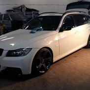 BMW E91 320D 177hk Shadowline M-Tech