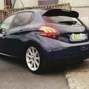 Peugeot 208 Chili+ Sky 1,6 Blue-HDi 100