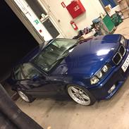 BMW E36 320i