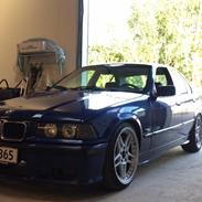 BMW E36 320i
