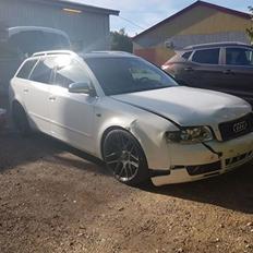 Audi A4 B6 2,4 V6 Avant "TOTALSKADET"