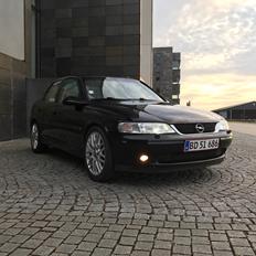 Opel Vectra 2.5 V6 CDX