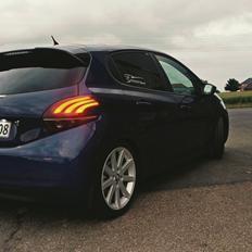 Peugeot 208 Chili+ Sky 1,6 Blue-HDi 100