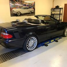 Mercedes Benz CLK 320 Cabriolet (A208)