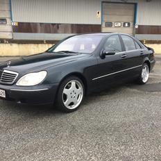 Mercedes Benz W220 s class S500