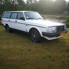 Volvo 245 VAN