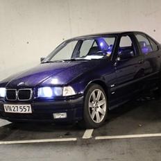 BMW E36 328i Sedan 
