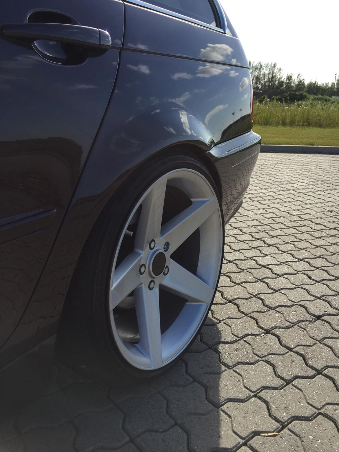 BMW 320i 2.2 (solgt) billede 6