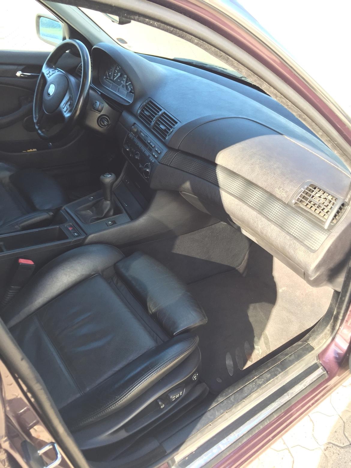 BMW 320i 2.2 (solgt) billede 13