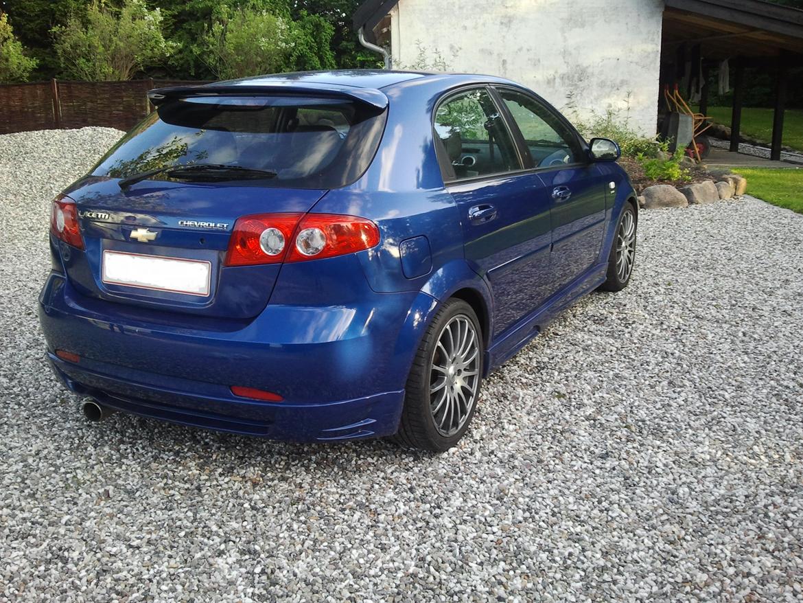 Chevrolet lacetti 5d