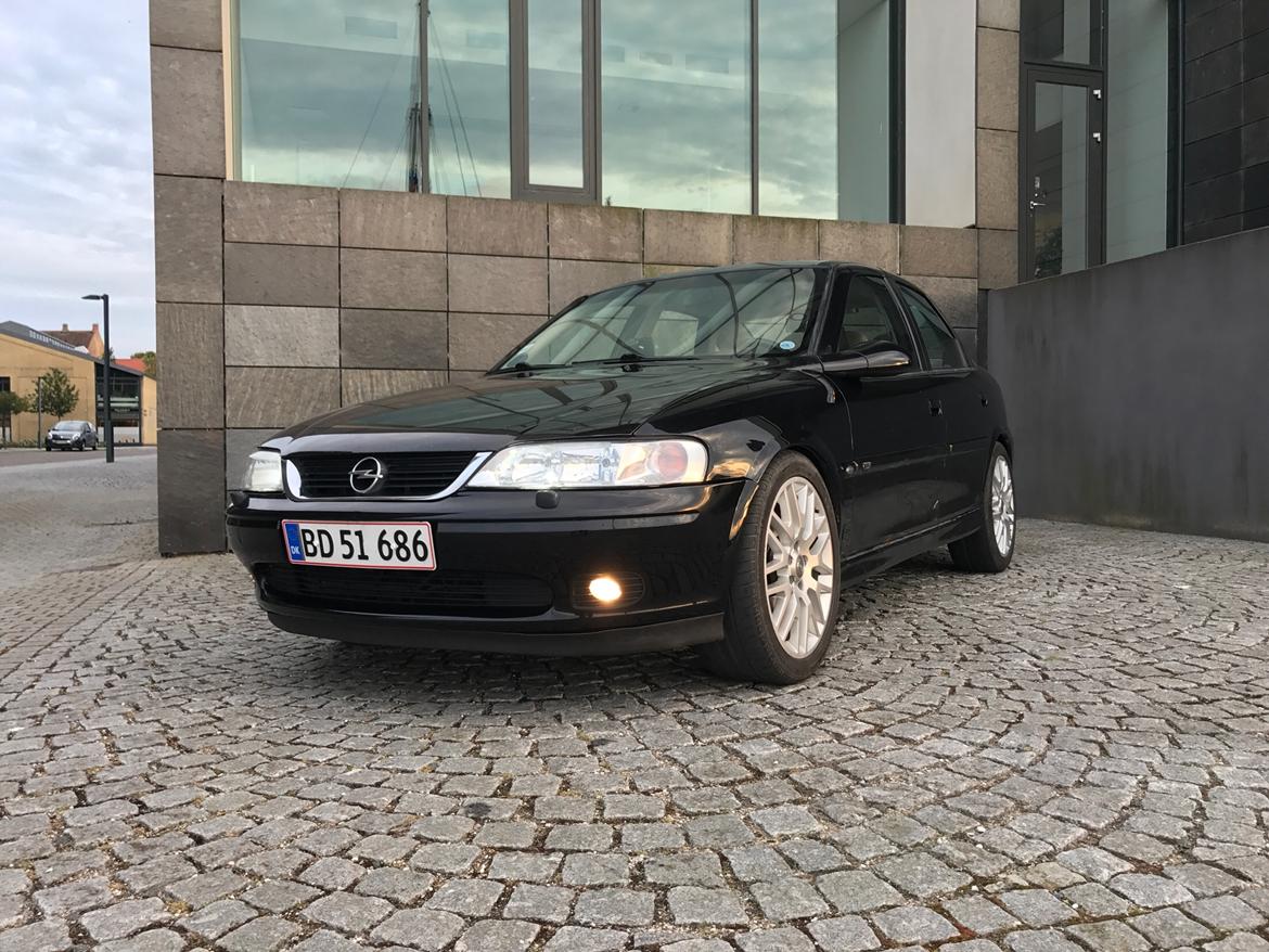 Opel Vectra 2.5 V6 CDX billede 2