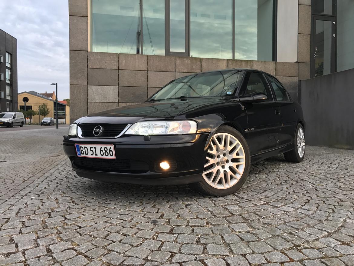 Opel Vectra 2.5 V6 CDX billede 1