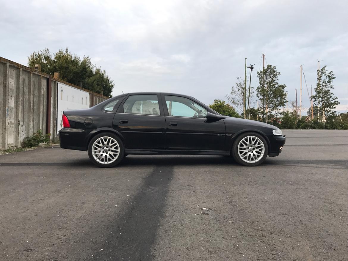 Opel Vectra 2.5 V6 CDX billede 7