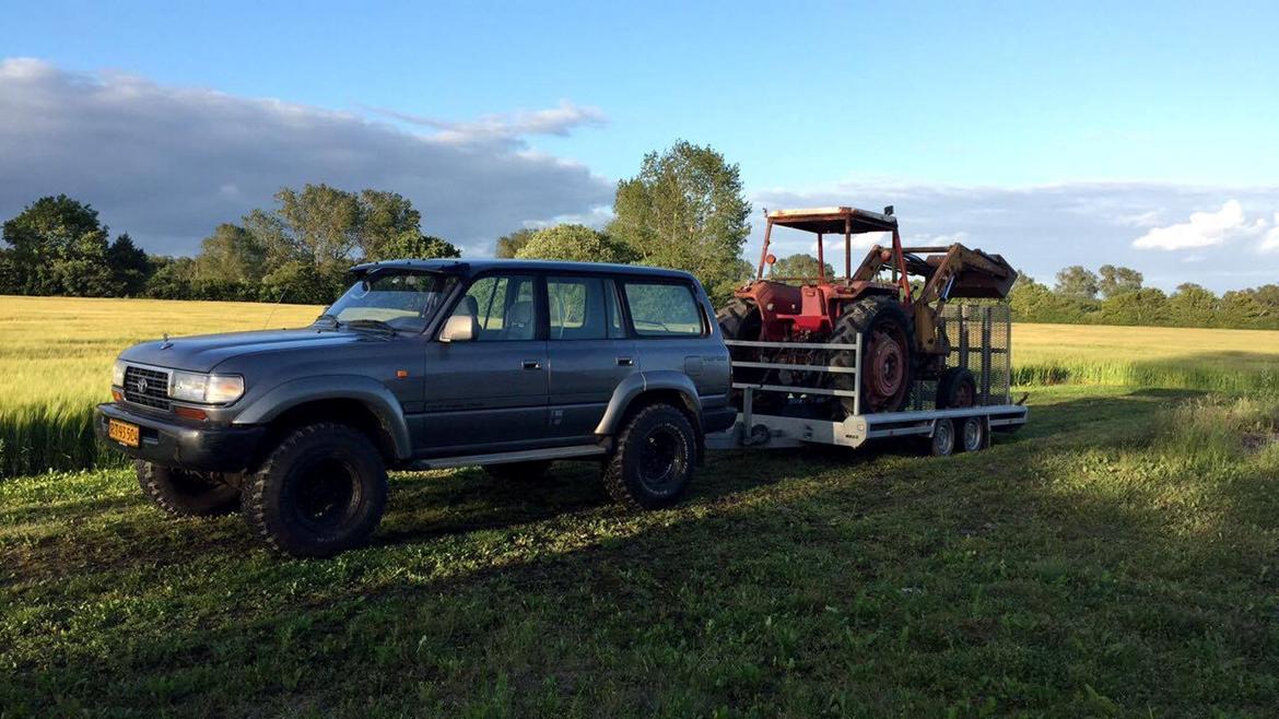 Toyota Landcruiser vx hdj 80 - skulle lige flytte en ferguson 175 med frontlæsser og hjulvægte for en kammerat billede 13