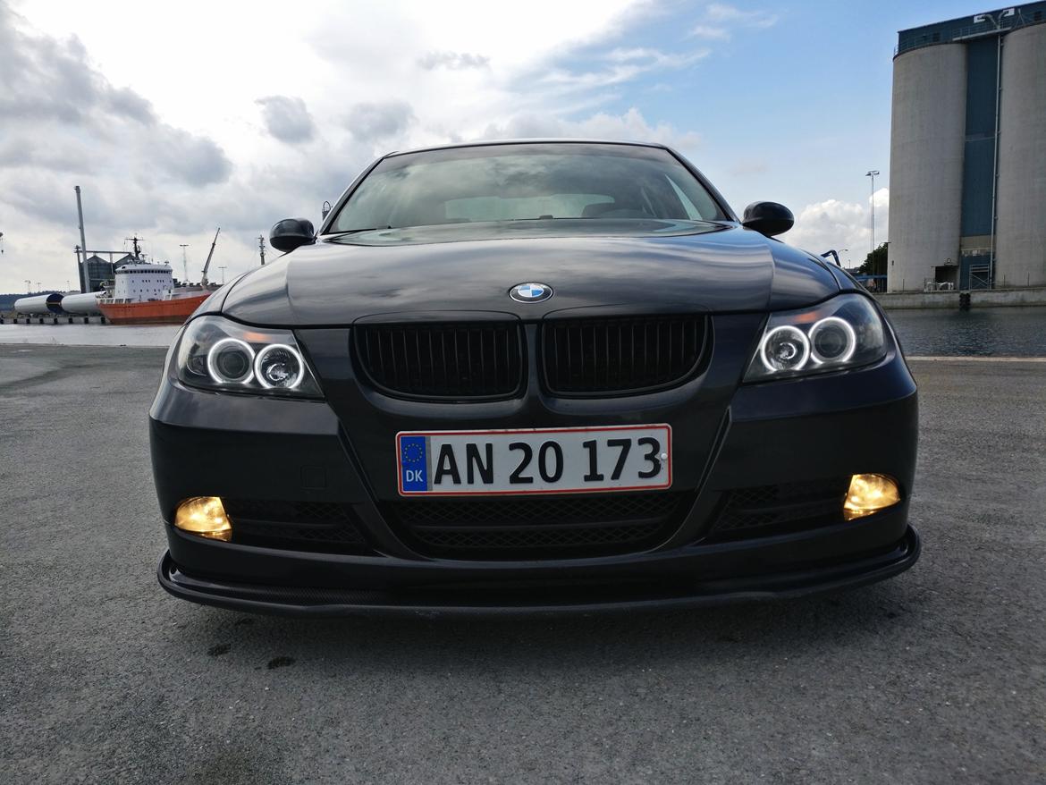 BMW E90 320i billede 6