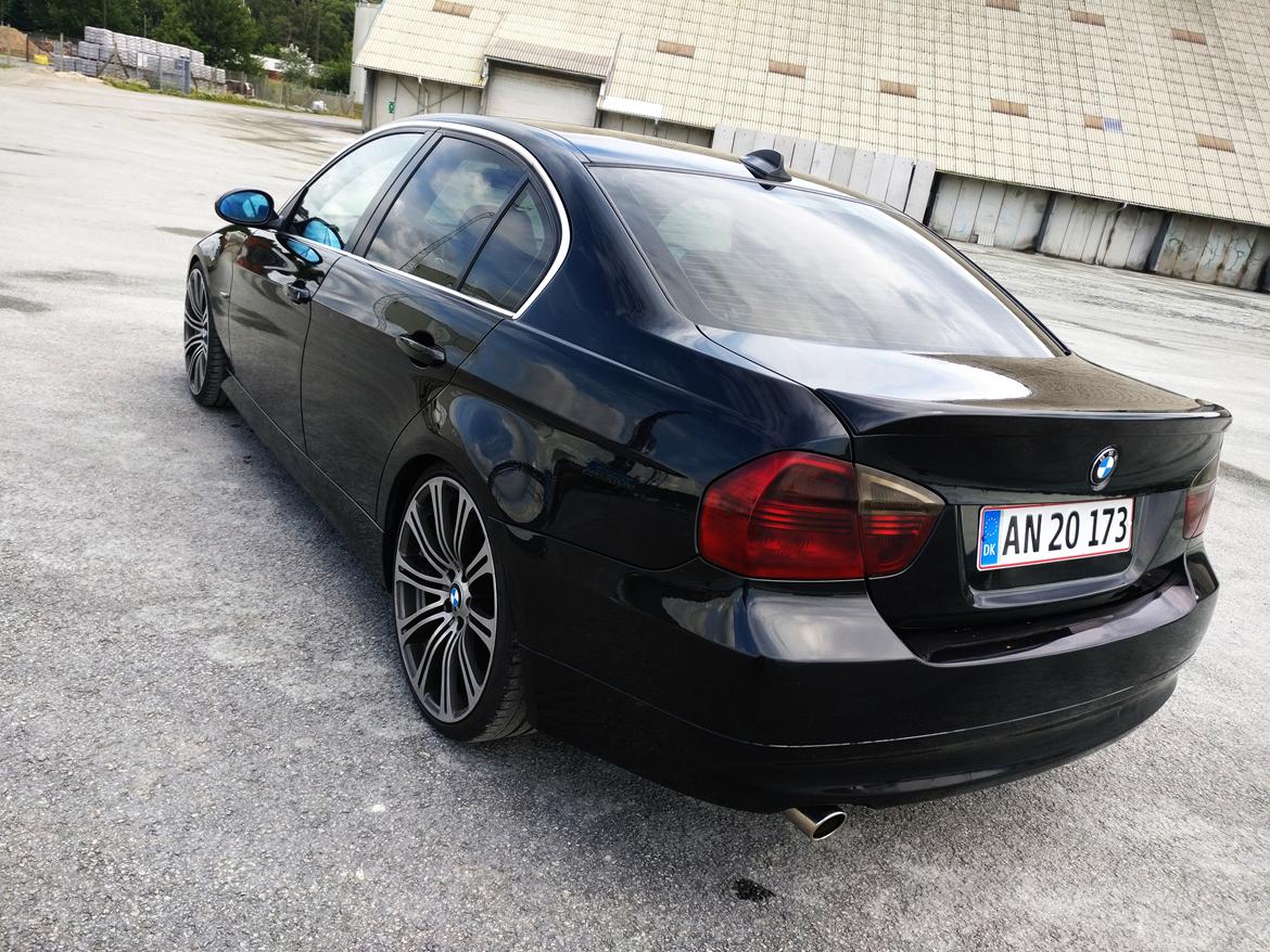 BMW E90 320i billede 7