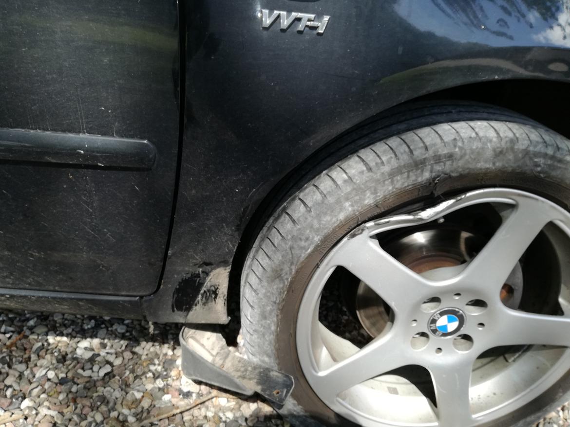 Toyota Corolla e12 Total Skadet billede 8